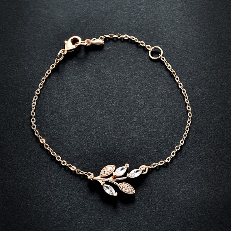 Women Gold-Plated Link Bracelet